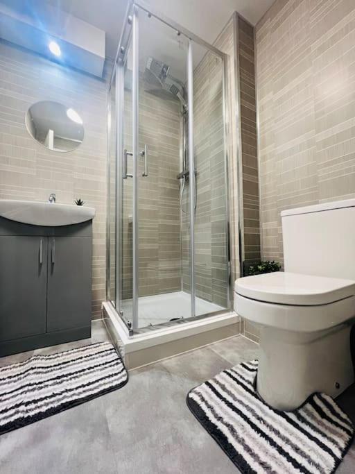 Superb 2 Bedroom Apartment With Free Parking EDI Exterior photo